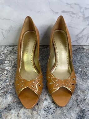 Gianni Bini Leather Open Toe Pumps Sz 8.5M Gold trim